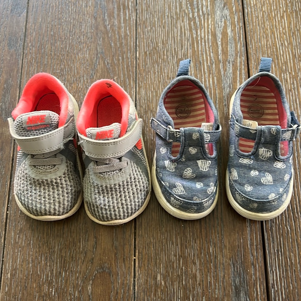 Bundle of play shoes Nike and Wonder Nation